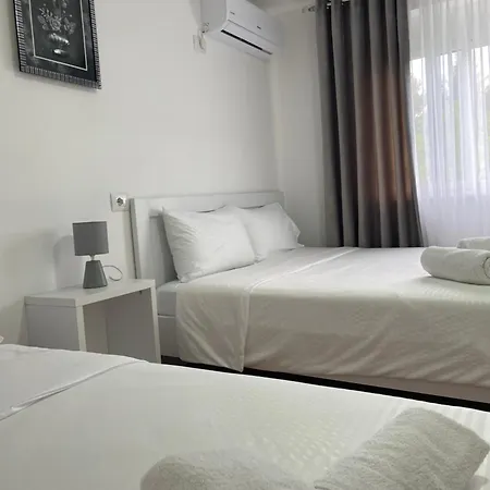 Red Rose Guest house *