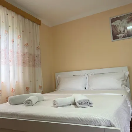 Red Rose Guest house Permet